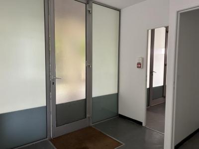 Louer Commerce Meximieux 3637 euros