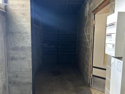 Louer Local commercial Saint-trivier-de-courtes 5805 euros