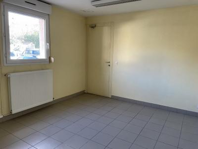 Louer Commerce 64 m2 Bourg-en-bresse