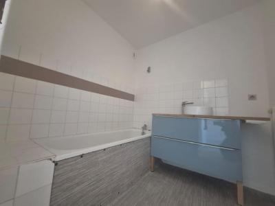 For sale Belleville 4 rooms 80 m2 Rhone (69220) photo 4