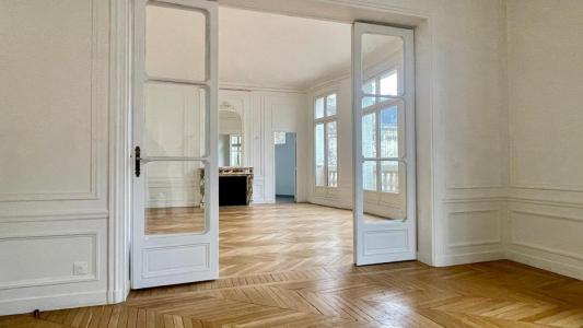 Louer Appartement 187 m2 Paris-8eme-arrondissement