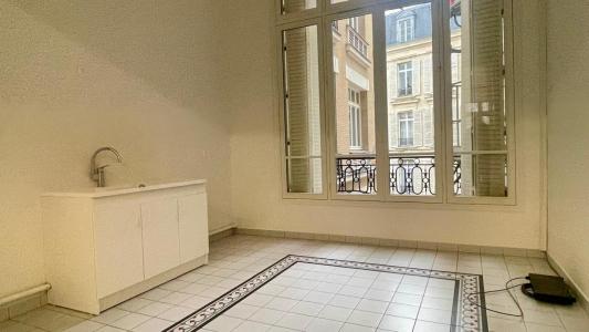 Louer Appartement Paris-8eme-arrondissement 8450 euros