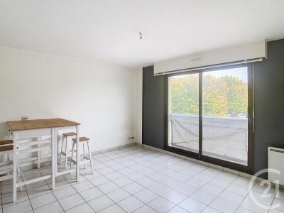 For rent Thiais 1 room 27 m2 Val de Marne (94320) photo 0