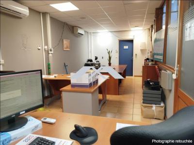 Louer Local commercial Sainte-marie 38922 euros