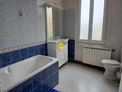 For sale Commentry 10 rooms 100 m2 Allier (03600) photo 0