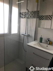 For rent Pessac 1 room 12 m2 Gironde (33600) photo 4