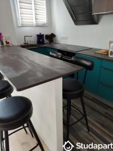 For rent Paris-7eme-arrondissement 2 rooms 58 m2 Paris (75007) photo 0