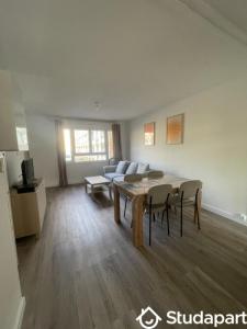 For rent Pessac 1 room 11 m2 Gironde (33600) photo 2