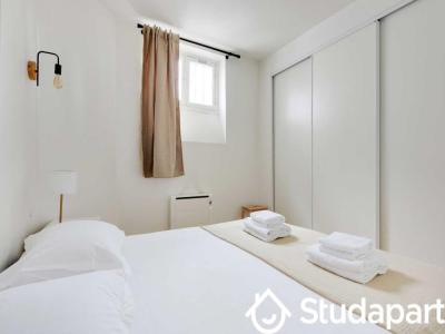 Louer Appartement Paris-10eme-arrondissement 2700 euros