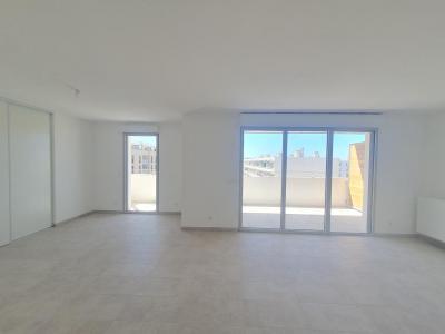 Louer Appartement 79 m2 Beaurecueil