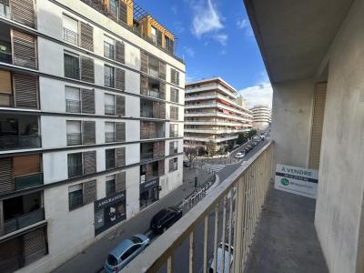 For sale Marseille-2eme-arrondissement 2 rooms 42 m2 Bouches du Rhone (13002) photo 3