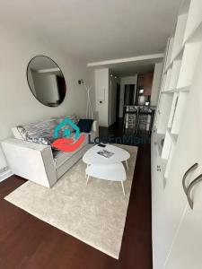 Annonce Location 2 pi�ces Appartement Paris-8eme-arrondissement 75
