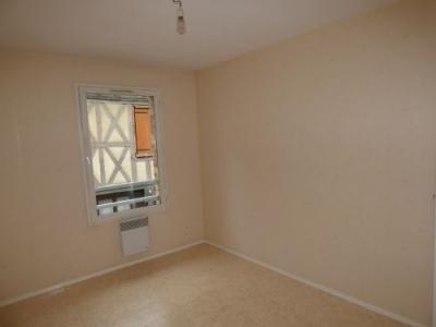 Louer Appartement Aubigny-sur-nere 688 euros