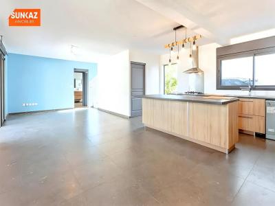 For rent Saint-pierre 4 rooms 120 m2 Reunion (97410) photo 3