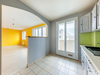 For sale Reze 3 rooms 75 m2 Loire atlantique (44400) photo 2