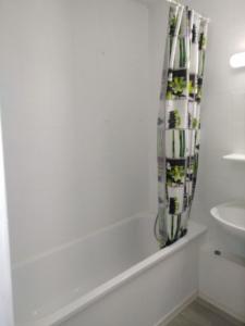 For rent Gradignan 1 room 21 m2 Gironde (33170) photo 2