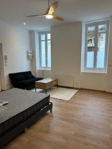 For rent Bordeaux 1 room 28 m2 Gironde (33000) photo 3