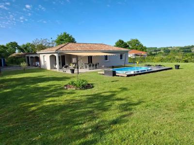 For rent Sarrians 90 m2 Vaucluse (84260) photo 0