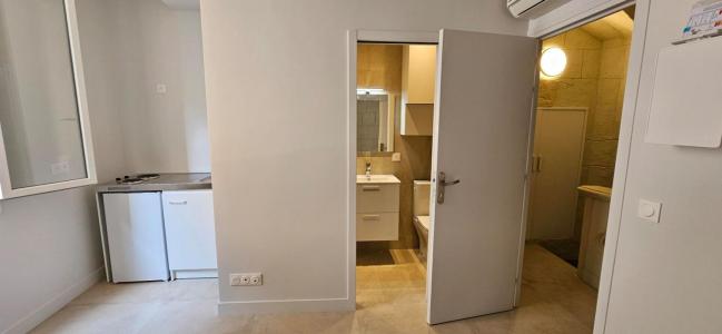 For sale Cannes 4 rooms 70 m2 Alpes Maritimes (06400) photo 2