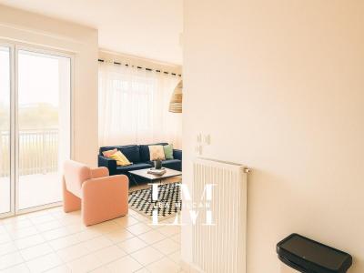 For sale Bordeaux 3 rooms 63 m2 Gironde (33300) photo 2