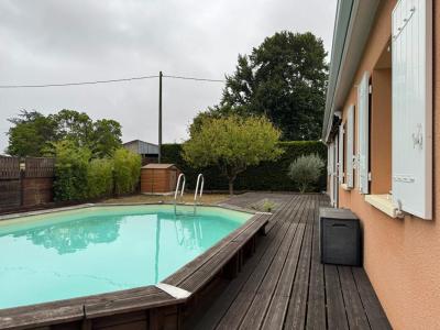 Louer Maison 104 m2 Saint-quentin-de-baron