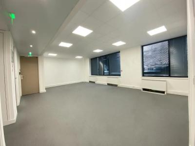 Louer Bureau Levallois-perret 102986 euros