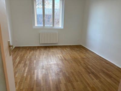 For rent Lyon-7eme-arrondissement 2 rooms 47 m2 Rhone (69007) photo 0