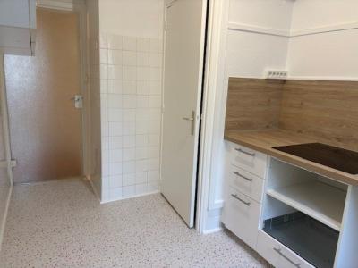 Louer Appartement Lyon-7eme-arrondissement 892 euros