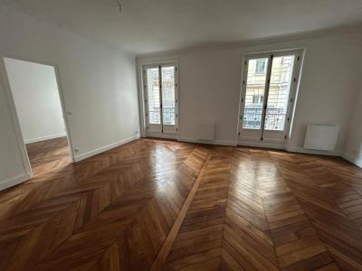 For rent Paris 2 rooms 55 m2 Paris (75000) photo 0