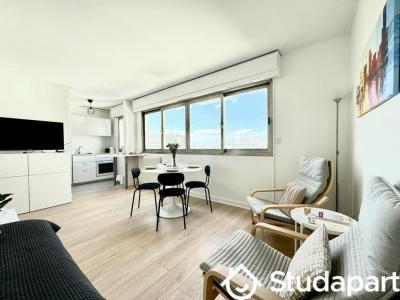 For rent Courbevoie 1 room 25 m2 Hauts de Seine (92400) photo 0