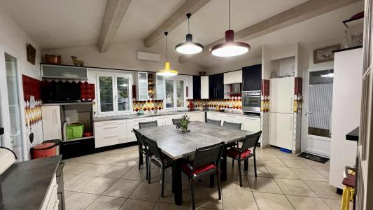 For sale CALME VILLAGE 6 rooms 200 m2 Herault (34480) photo 3