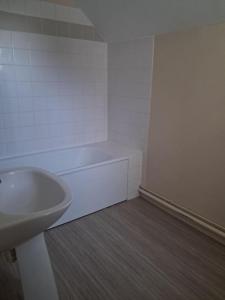 For rent Villeloin-coulange 4 rooms 83 m2 Indre et loire (37460) photo 3