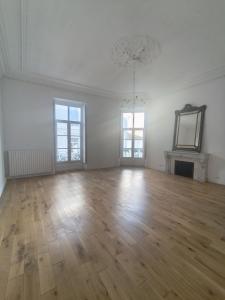 Annonce Vente 6 pi�ces Appartement  30