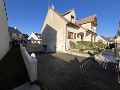 For sale Pontault-combault 8 rooms 154 m2 Seine et marne (77340) photo 0