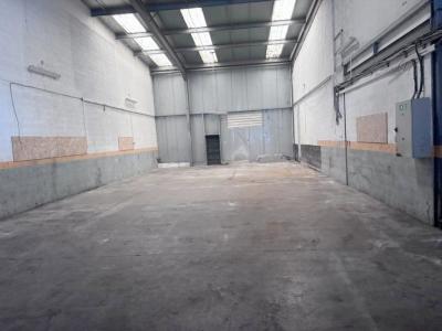 Louer Commerce 289 m2 Drancy