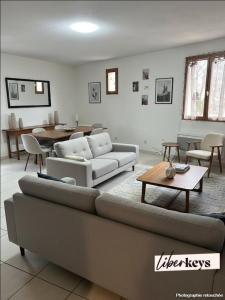For sale Sarrians 3 rooms 64 m2 Vaucluse (84260) photo 0