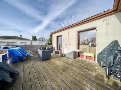 For sale Saint-jean-d'angely 4 rooms 78 m2 Charente maritime (17400) photo 1
