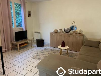 Louer Appartement Lyon-8eme-arrondissement 900 euros
