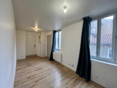 For rent Villefranche-sur-saone 2 rooms 29 m2 Rhone (69400) photo 3