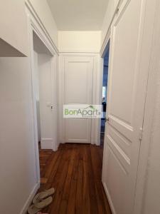 For rent Paris-18eme-arrondissement 2 rooms 35 m2 Paris (75018) photo 0