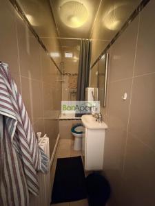 For rent Paris-18eme-arrondissement 2 rooms 35 m2 Paris (75018) photo 3