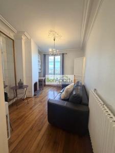 For rent Paris-18eme-arrondissement 2 rooms 35 m2 Paris (75018) photo 4