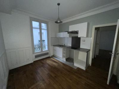 For rent Paris-18eme-arrondissement 2 rooms 37 m2 Paris (75018) photo 0