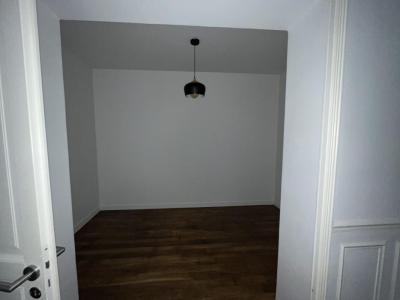 For rent Paris-18eme-arrondissement 2 rooms 37 m2 Paris (75018) photo 1