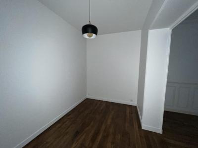 For rent Paris-18eme-arrondissement 2 rooms 37 m2 Paris (75018) photo 2