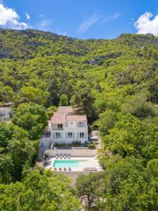 For sale Mimet 8 rooms 210 m2 Bouches du Rhone (13105) photo 2