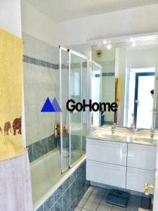 Louer Appartement 55 m2 Courbevoie