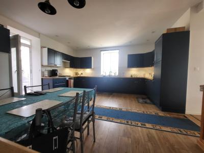 For sale 7 rooms 182 m2 Deux sevres (79160) photo 3