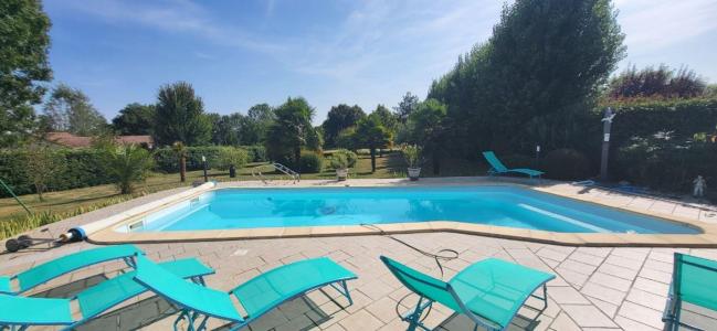 For sale 7 rooms 131 m2 Deux sevres (79160) photo 1