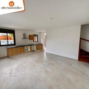 For rent Saint-gilles-les-hauts 4 rooms 80 m2 Reunion (97435) photo 2